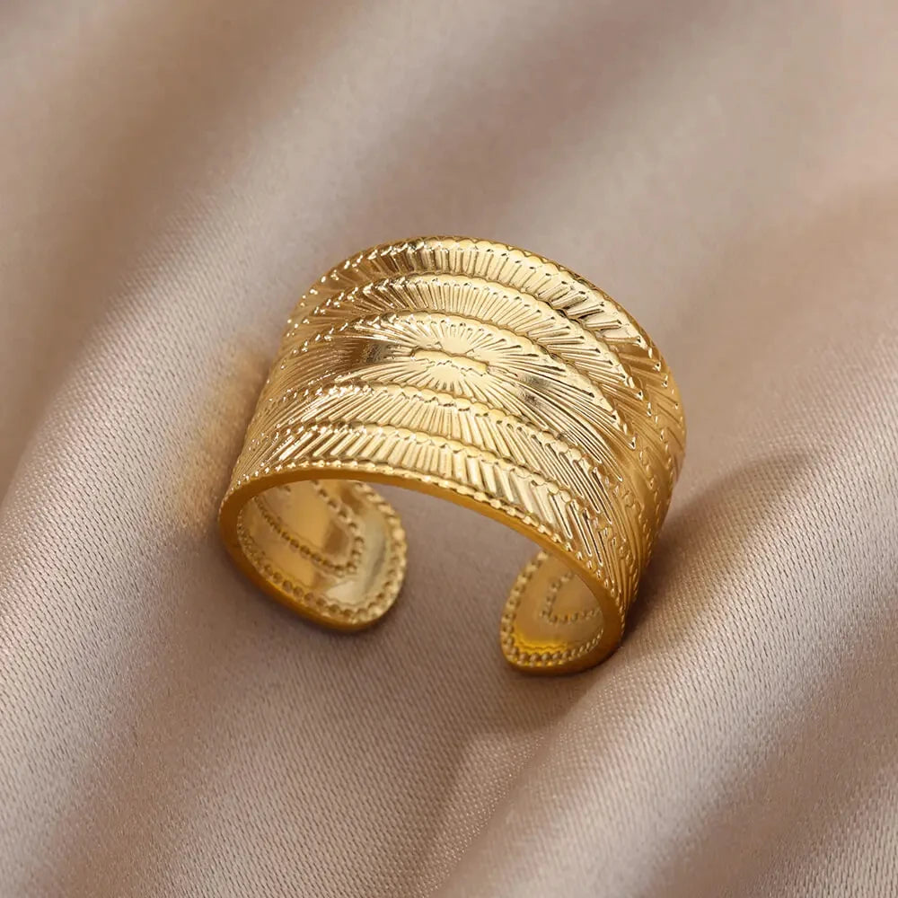 GeoLuxe Ring