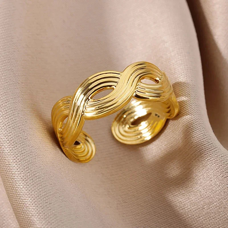 GeoLuxe Ring